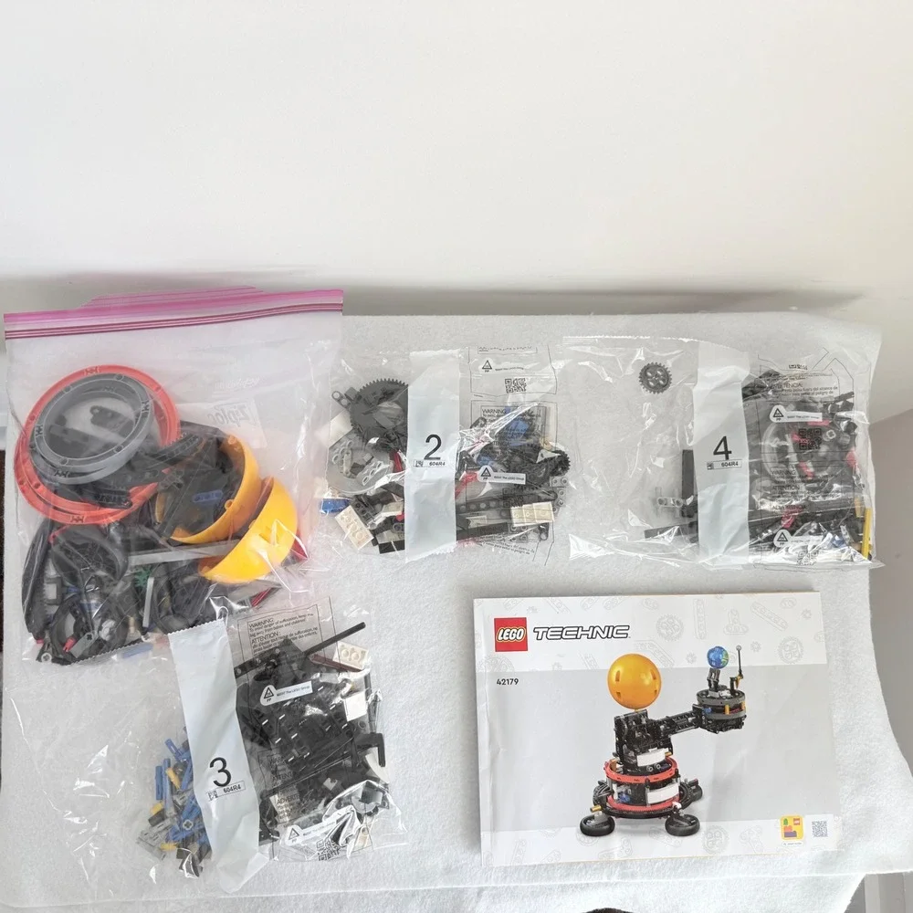 LEGO Technic 42179 Planet Earth Moon Orbit 526pc Complete Open Box